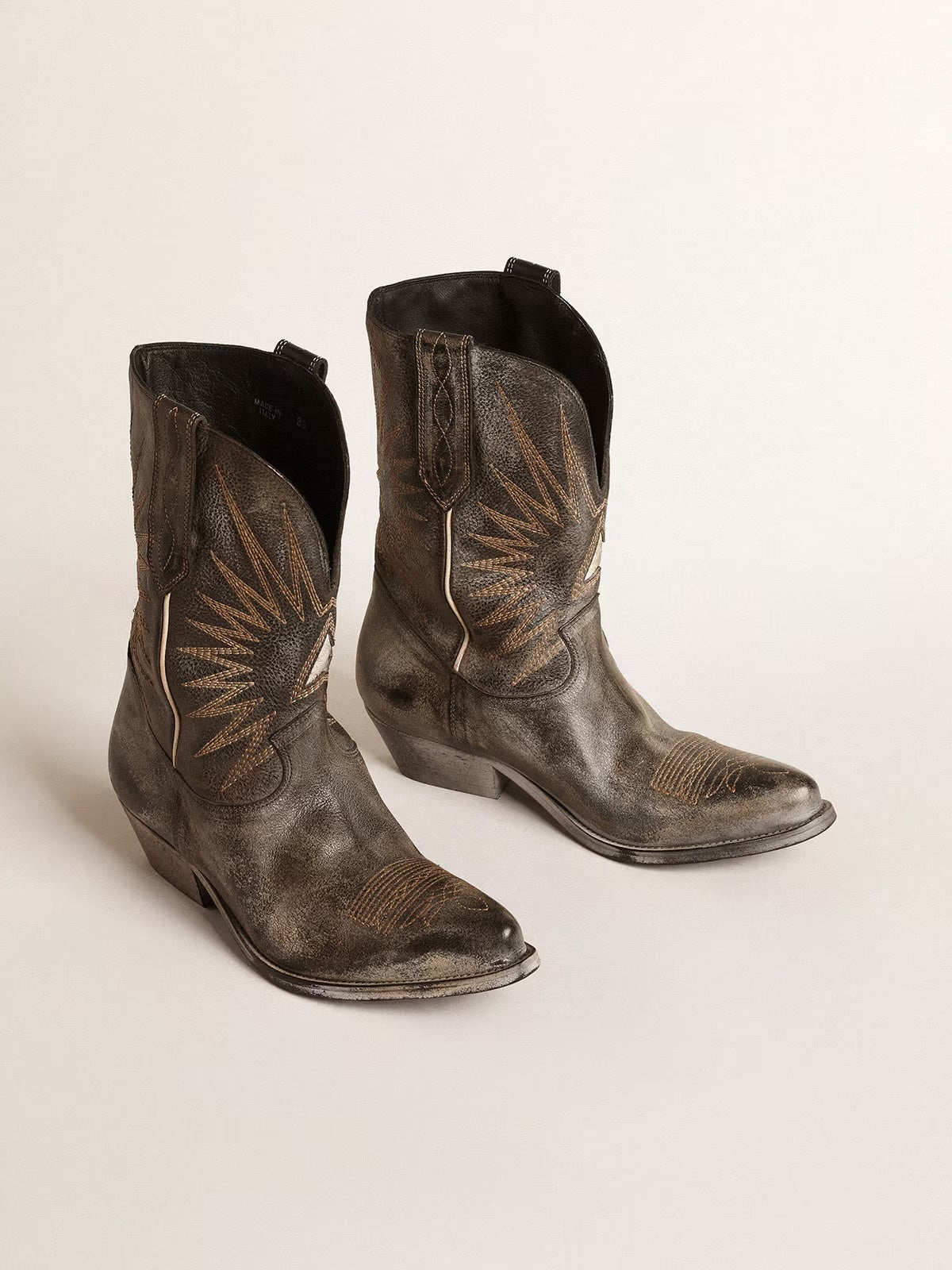 golden-wish-star-low-leather-upper-with-embroidery