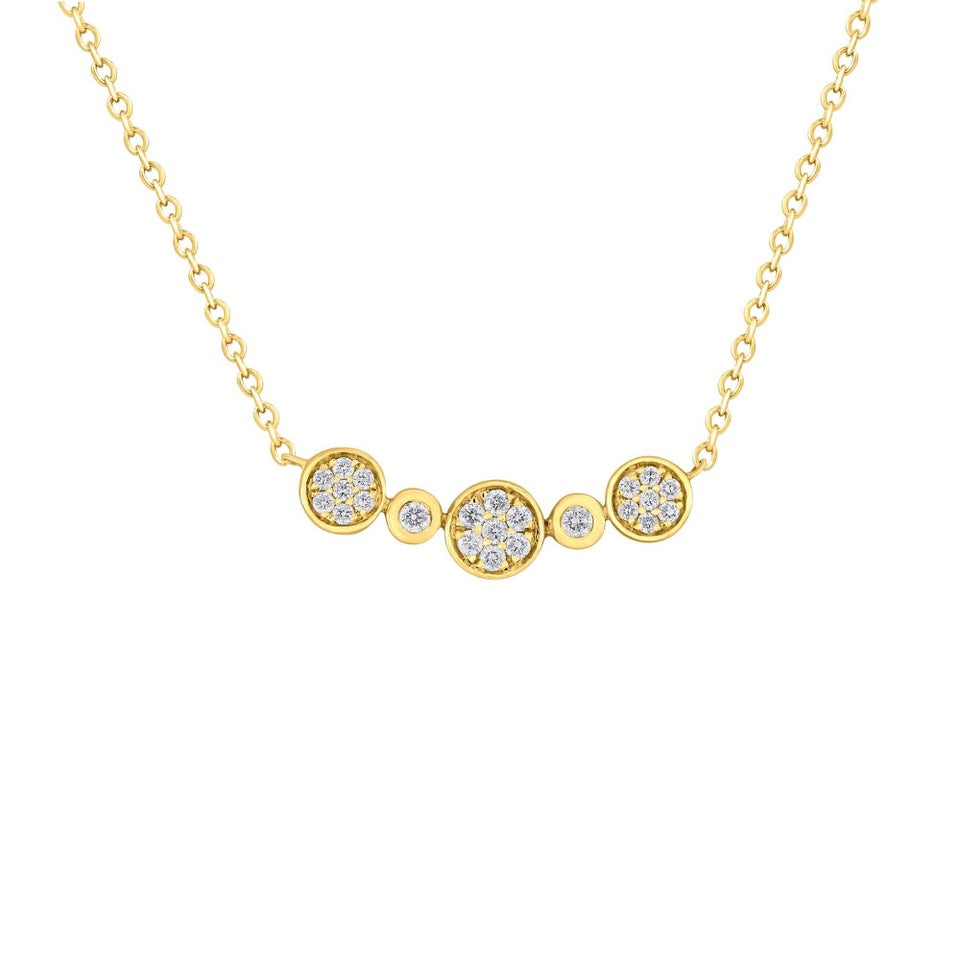 Cadena con 3 circulos pave y brillantes entre medio