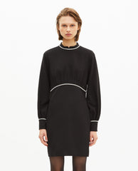 ROBE COURTE A MANCHES LONGUES COL MONTANT