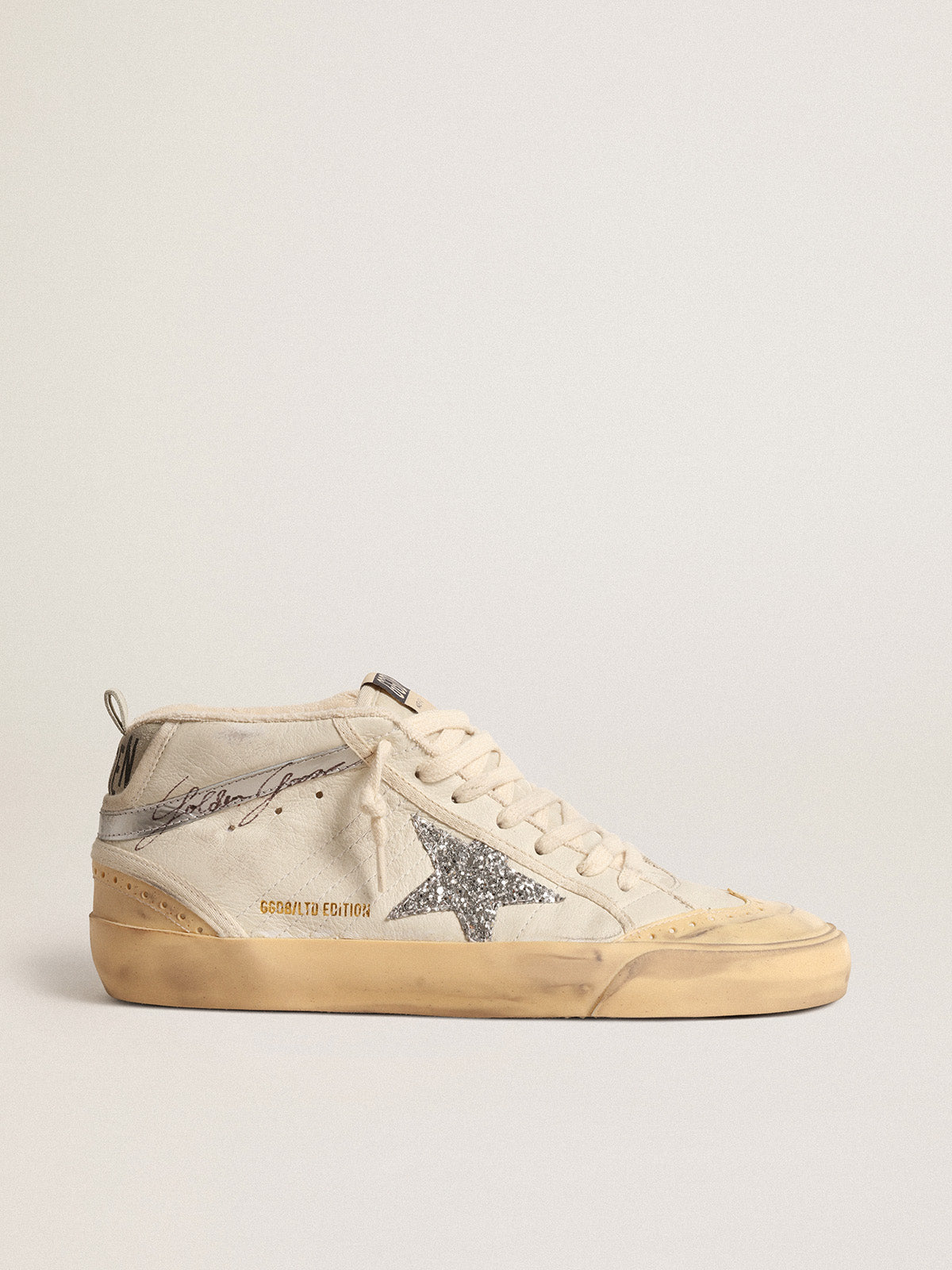 MID STAR LEATHER UPPER WITH TRIMS AND SIGNATURE RUBBER TOE