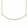 Collar oro barrita de billantes al centro.